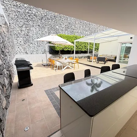 Villa Exklusive Mit Beheiztem Pool In *