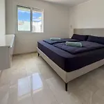 Exklusive Mit Beheiztem Pool In Villa *