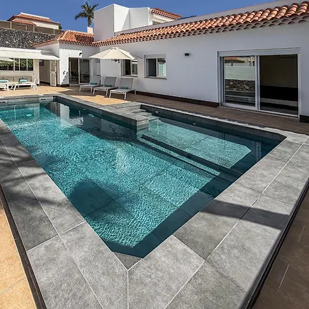 Exklusive Mit Beheiztem Pool In Вилла Адехе