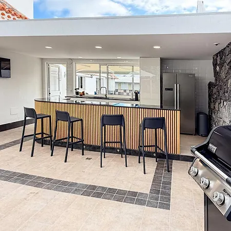 Exklusive Mit Beheiztem Pool In Villa Costa Adeje (Tenerife)