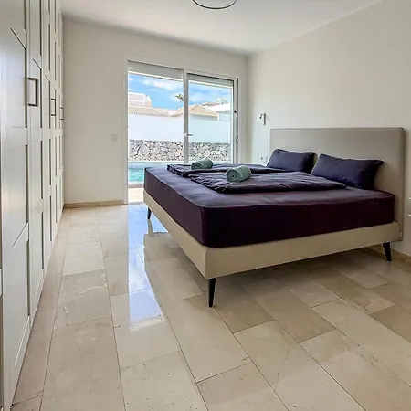 Exklusive Mit Beheiztem Pool In Villa