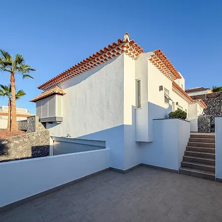 Exklusive Mit Beheiztem Pool In Βίλα Costa Adeje (Tenerife)