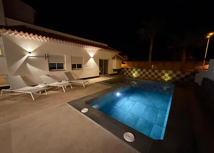 فيلة Exklusive Mit Beheiztem Pool In *