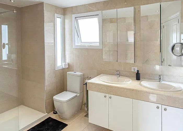 Exklusive Mit Beheiztem Pool In أذيخي