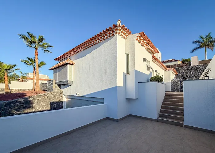 Exklusive Mit Beheiztem Pool In Βίλα Costa Adeje (Tenerife)