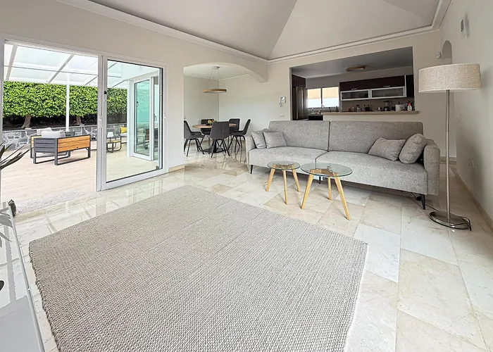 Вилла Exklusive Mit Beheiztem Pool In *